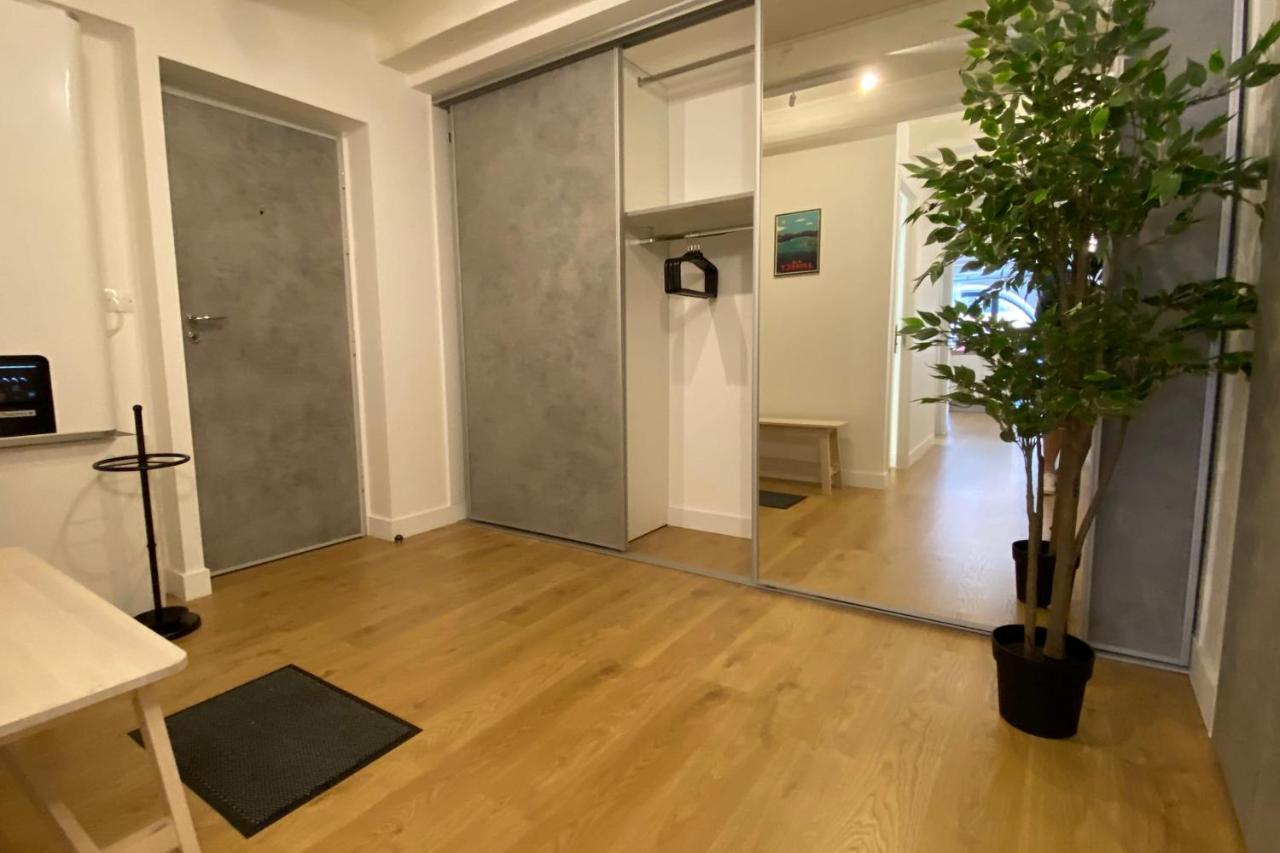 Le Royal 4 - Apartment For 4 People In The City Center آنسي المظهر الخارجي الصورة