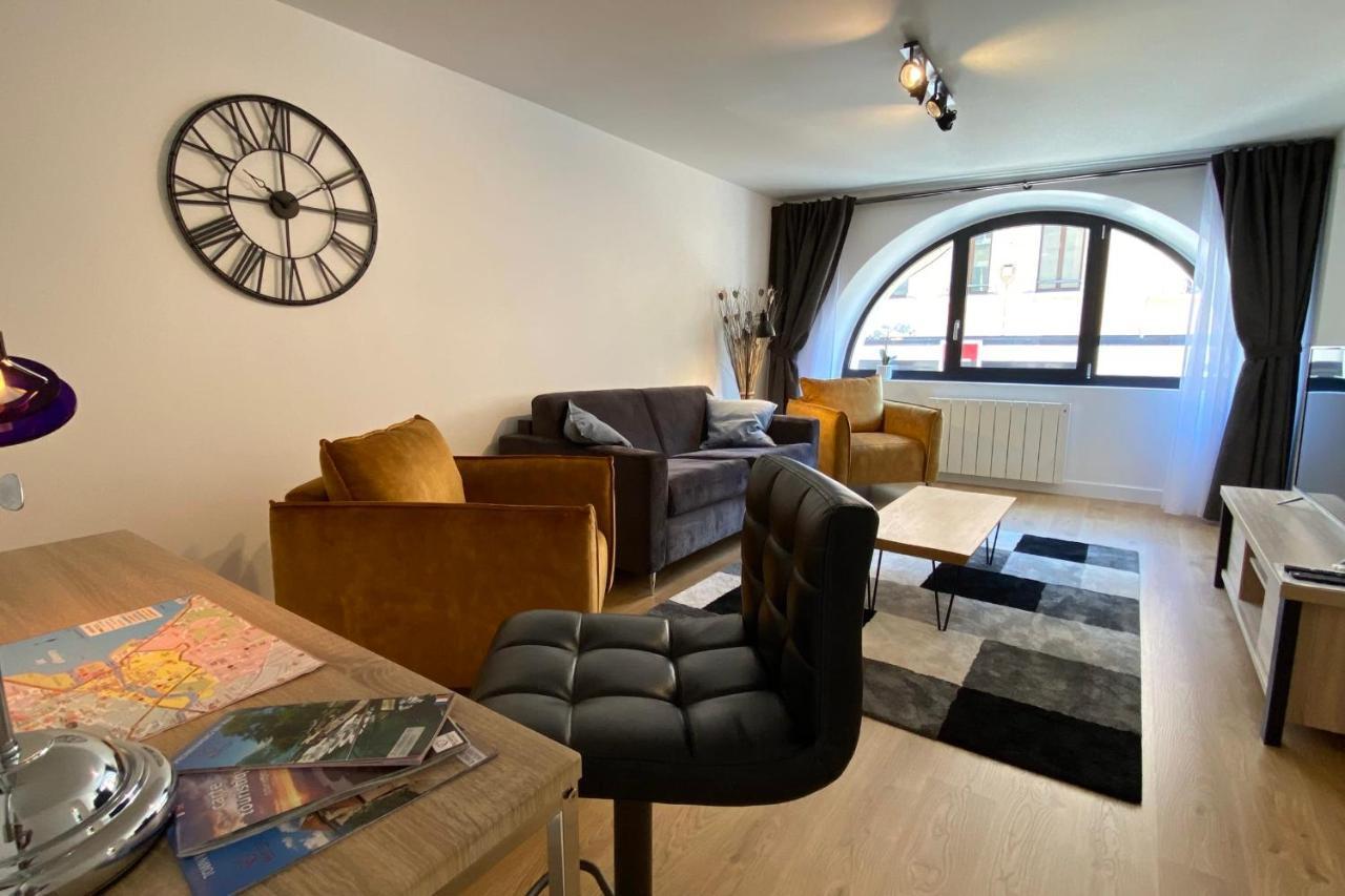 Le Royal 4 - Apartment For 4 People In The City Center آنسي المظهر الخارجي الصورة